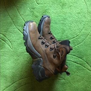 Men’s BASS Waterproof Leather Hiking Boots. Excursion, Size 9.5 C
